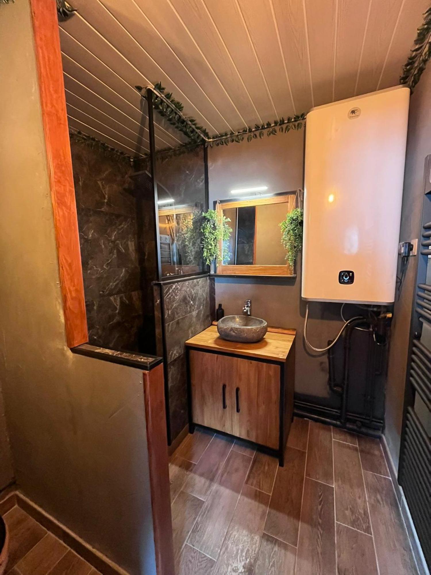 Oasis Tropical & Sauna